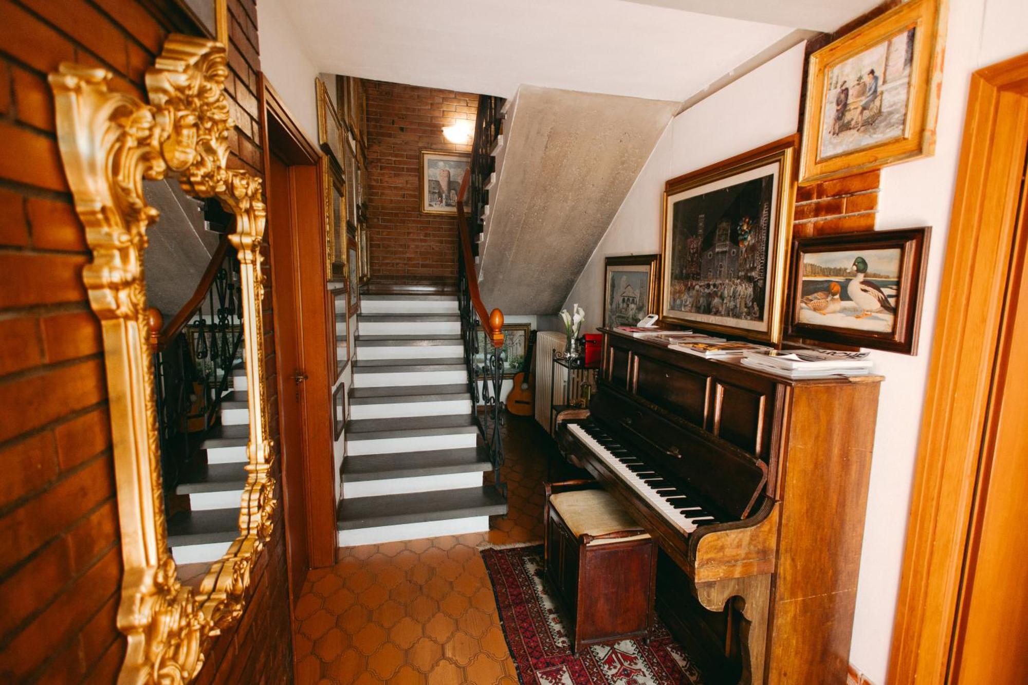 Отель Enzo'S House Лукка Экстерьер фото